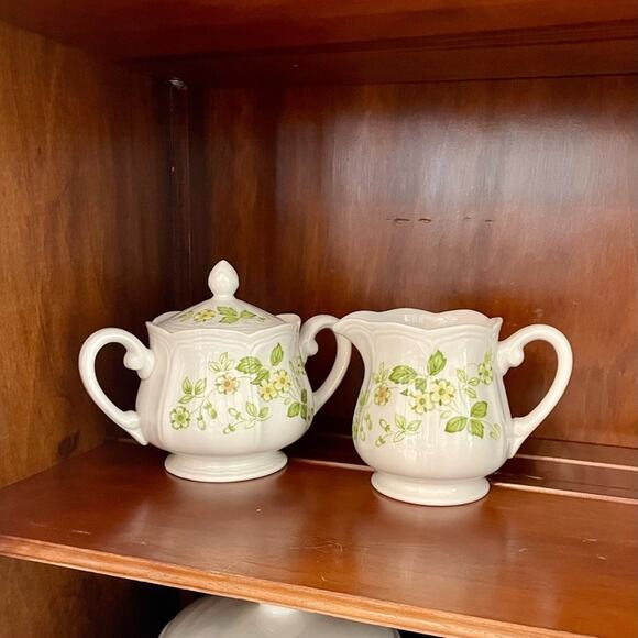 VTG Petite Flora Creamer & Sugar Set | Sears 1970s Stoneware | Floral Pattern - Picture 9 of 9